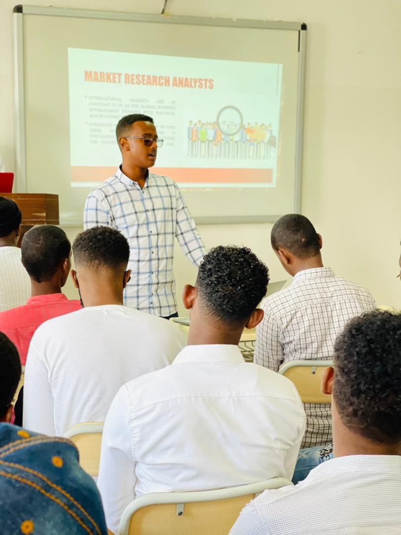 GaafowHaji's tweet photo. Glad to participate the orientation week for the new students, class of 2025 at @SIMADUniversity specially faculty of Economics
"Economics
International Trade and Investment.
Statistics and planning".
You made the best choice to join #SIMADFAMILY
#oreintionweek_class_of_2025 https://t.co/dBmV81jKqk