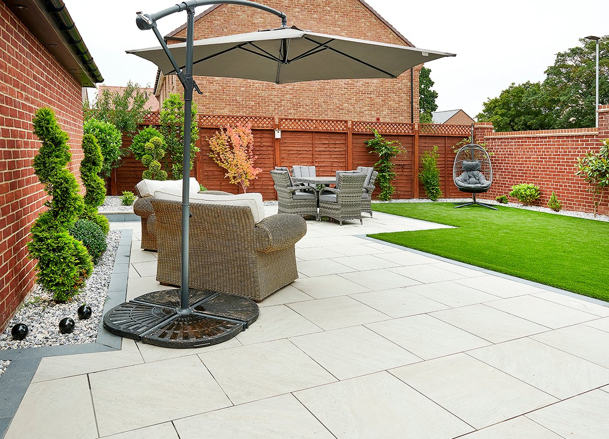 Posts_by_Brett's tweet photo. Are you looking for inspiration ready for your garden renovation? Take a look at our stunning portfolio of garden & driveway makeovers, installed by our Brett Approved Installers at: https://t.co/129BHzwytg โจ#landscapedesign #paving #gardeninspo #patiodesign #certifiedinstaller https://t.co/Zk0JyvTOgc