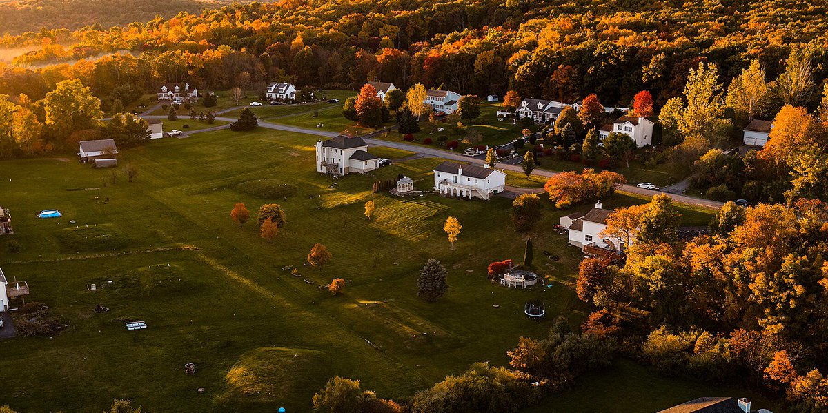 The 10 Best Small Towns to Retire in the U.S.: buff.ly/2Y2bWJx via <a href="/TravelLeisure/">Travel + Leisure</a>