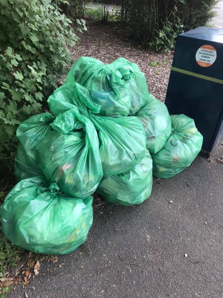 RiversideRotary's tweet photo. Great turn out on Saturday for our litter pick at Mote Park : 15 in total including two people who saw the Facebook posts courtesy of @EcoPennyAndTheFGR who also came along.
16 bags in total collected. Thanks everyone #recycling #respecttheenvironment #Maidstone https://t.co/cb1W4HwJGL