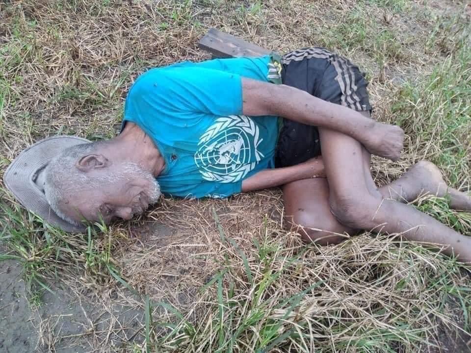 This dead body of the old man, wearing UN emblem T-Shirt, is also an image/a reflection of the failure of the United Nations to effectively protect the lives of civilians.
An elderly civilian who was shot dead while at home during Kone Thar clash, wearing UN emblem T-Shirt.