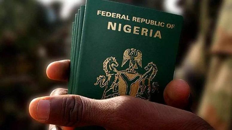 Naija_PR's tweet photo. An Official at Ikoyi Passport Office has said 3,000 passports are ready for collection https://t.co/KqzvgRaOm5