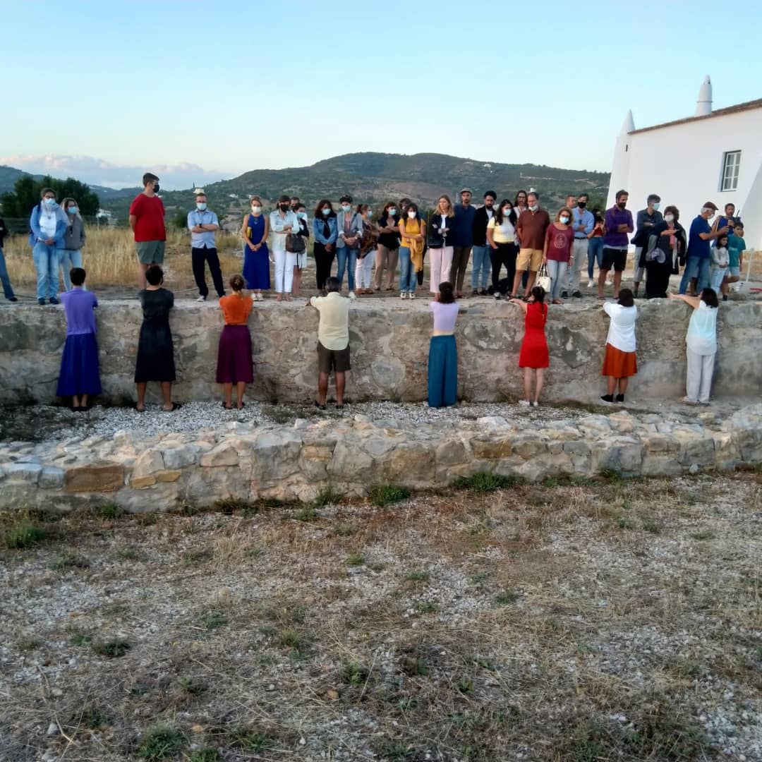 CulturaAlgarve's tweet photo. A @corpodehoje  apresentou, este sábado, a performance/instalação "Lábios D'Água", nas Ruínas Romanas de Milreu.

#DiVaM
#milreu #culturaalgarve #direcaoregionsldeculturadoalgarve

📸 Mónica Martins https://t.co/g6vDFLhboI