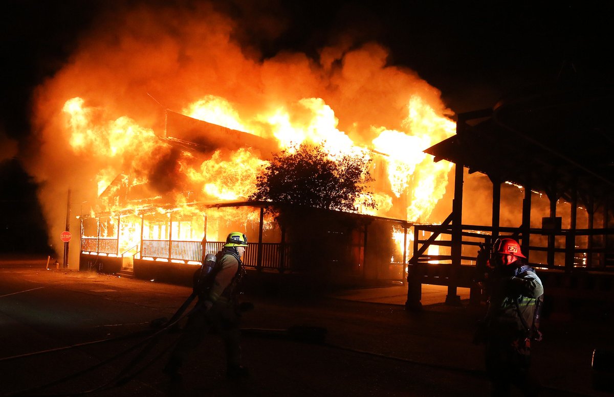 ⁦⁦<a href="/kerncountyfire/">Kern County Fire</a>⁩ on scene of fire that destroyed large commercial building in Taft early Monday ⁦<a href="/KCFF1301/">Kern County Firefighters 1301</a>⁩