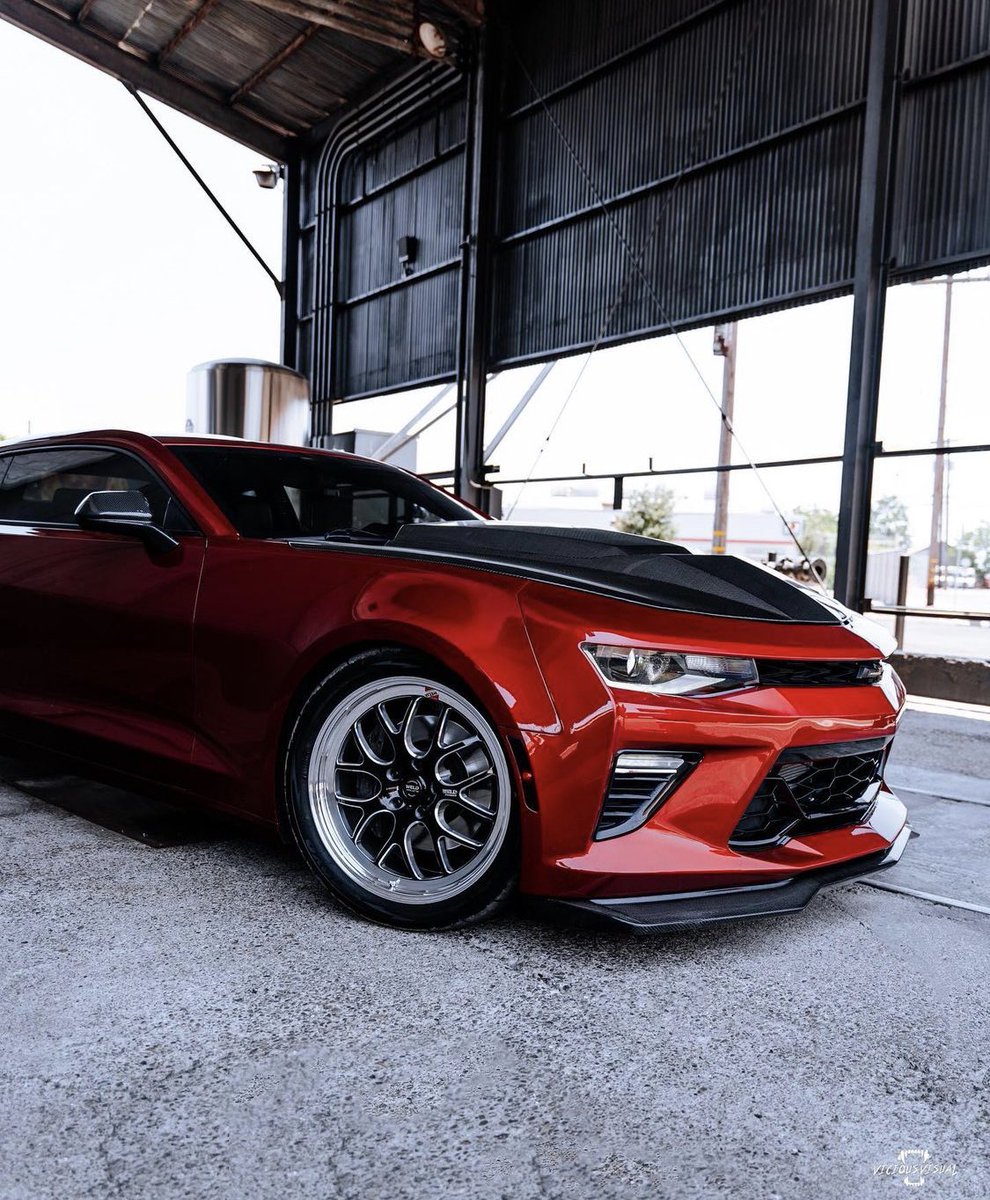 WeldRacing's tweet photo. Bringing out the Camaro for a little #MondayMotivation

Owner: ltx_lalo
📷: theviciousvisual

#WELDRacing #WELDWheels #RunWELD #WELDStrong #Chevy #DragCars #PedalToTheMetal #V8engine #DoorSlammer #Camaro #MadeinKC https://t.co/gIZAe23ncC