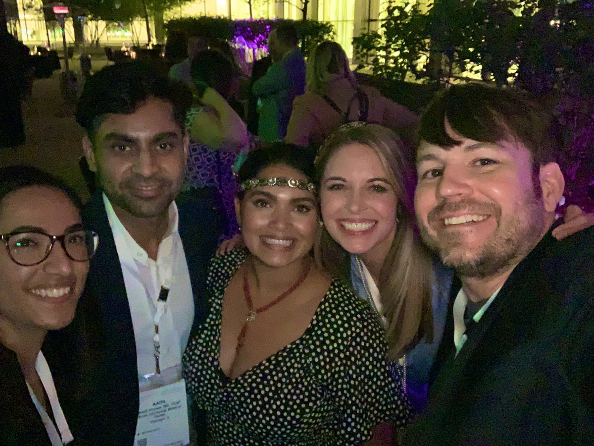 So much warmth in this crew of folks with ties to @PathologyUAMS! Missed you @MightyDermPath! 

@AadilAhmedMD @MikiLindseyMD @JMGardnerMD #CAP21 #pathfriends #speakeasy