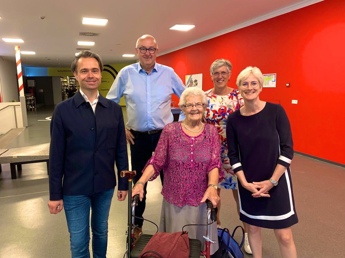 Vandaag ging één van onze deelnemers naar de opnames van #BeleefKerkrade. Daar sprak ze samen met <a href="/MuldersMark/">Mark Mulders</a> over het thema eenzaamheid in de <a href="/Gem_Kerkrade/">Gemeente Kerkrade</a>. Na afloop was er een spontane ontmoeting met burgemeester @petra_dassen.