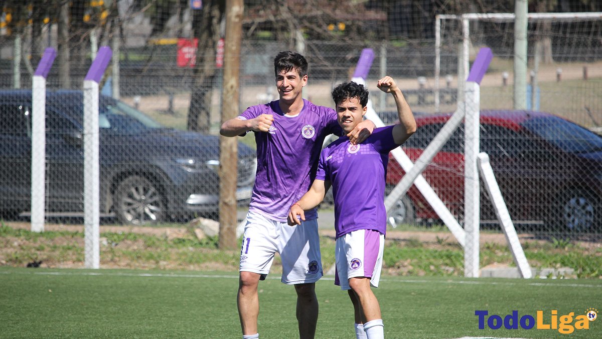 TodoligaTV's tweet image. 📷 Galería de imágenes
Divisional B - Mayores
@DefensorUniver1 3-2 @CCColon1987 
📲 bit.ly/3CRXId0