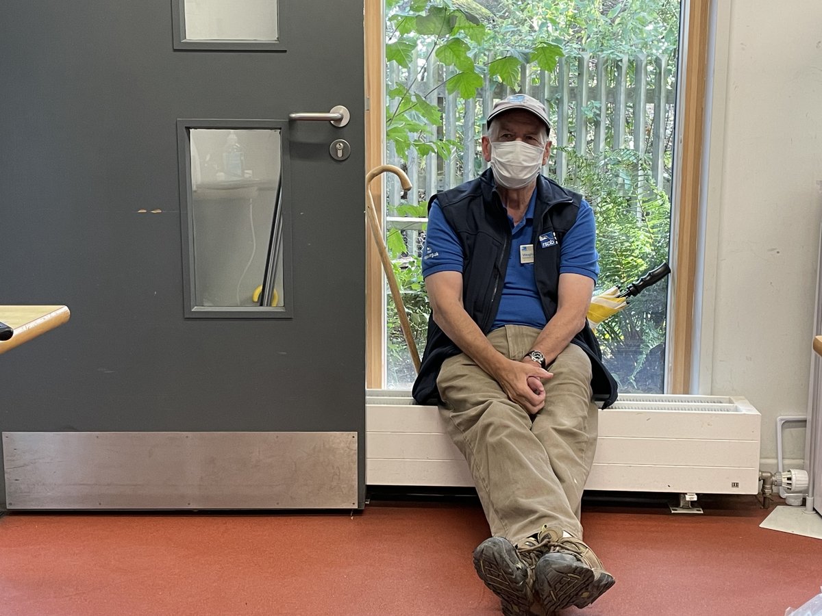 RSPBMinsmere's tweet image. This is Vaughn

Vaughn is one of our fab volunteers. He is a genius at carpentry and has made us a myriad of fantastic wooden creations...including numerous A frames and wooden animals for our family trails

He is a star

Be more Vaughn
#wardenwednesday