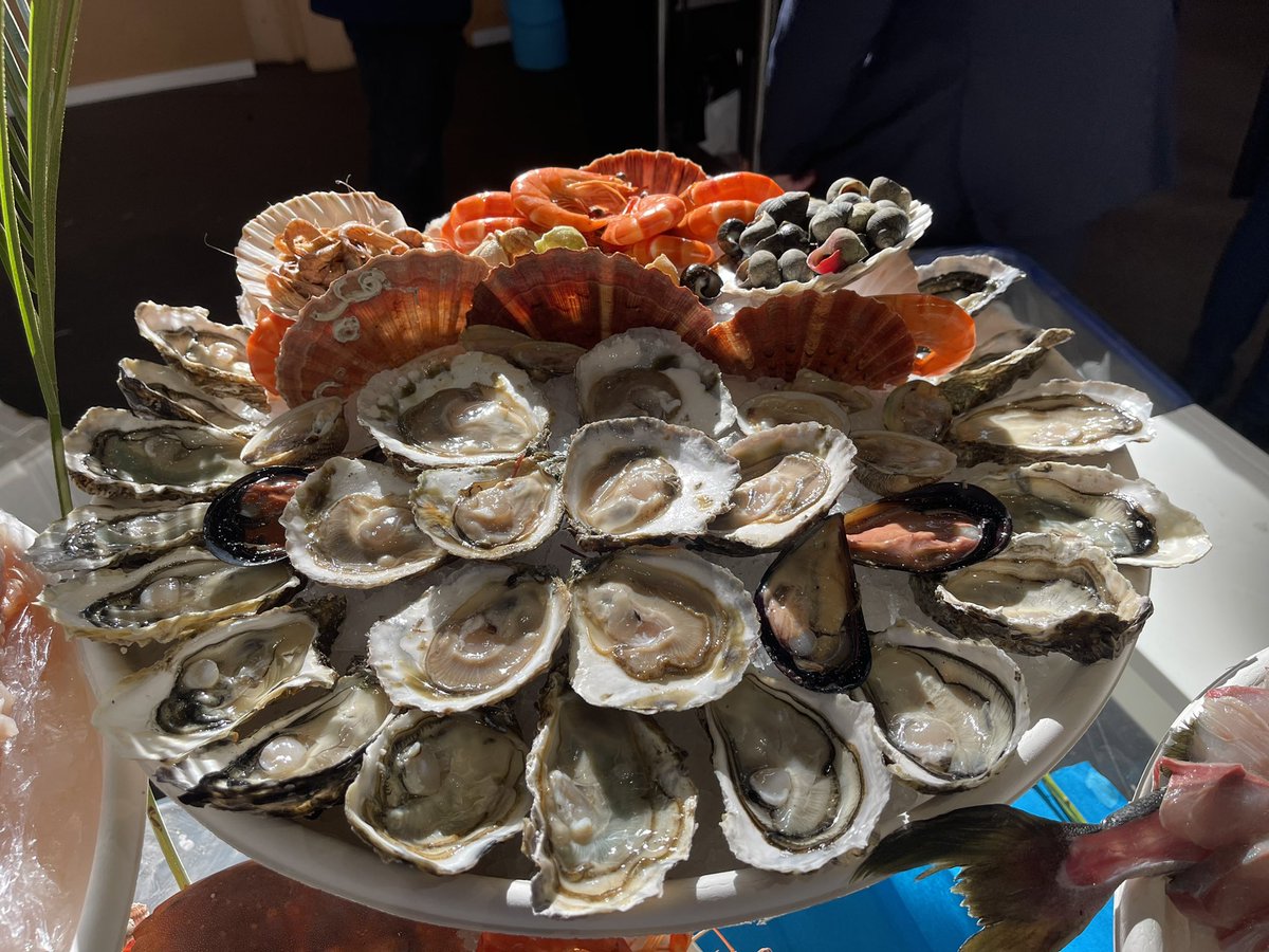 AzuraAtlantic's tweet photo. Très fier d’avoir pour pu proposer nos palourdes d’#Excellence @AzuraAtlantic pour le concours des #EcaillersdOR au @sirha_lyon ! Félicitations à #Sonia pour cette magnifique victoire🏆🥇#Congrats #Food https://t.co/As18o0SdXh