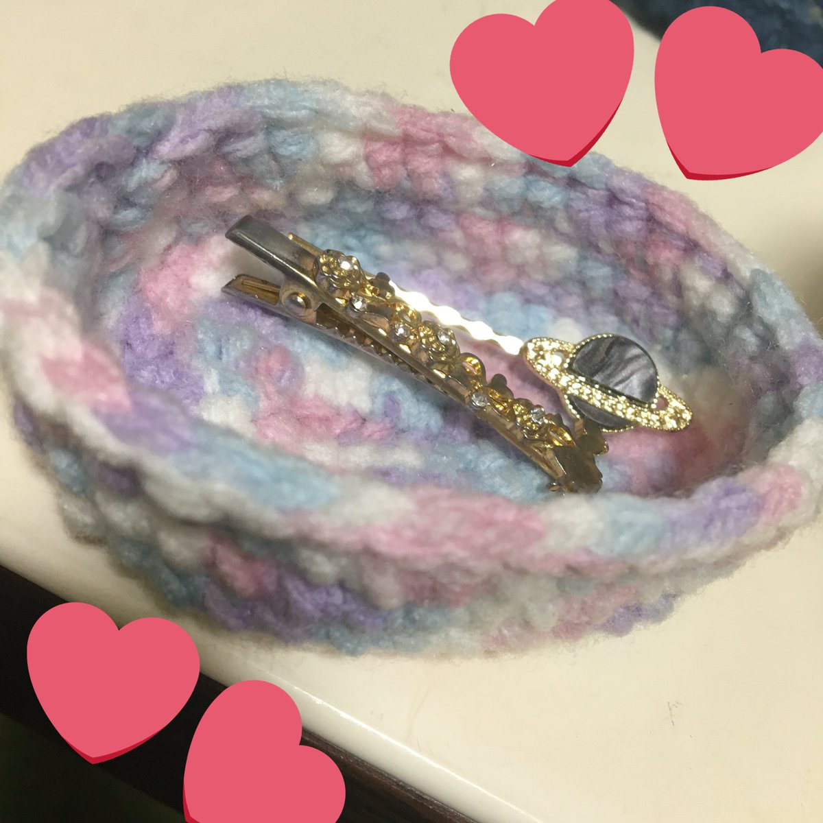 loving___xx's tweet photo. 髪の毛切ってからヘアピン使うこと増えたのでなくさないように小物入れ作った⸜(*˙꒳˙*)⸝ https://t.co/d7bvmxFNbO