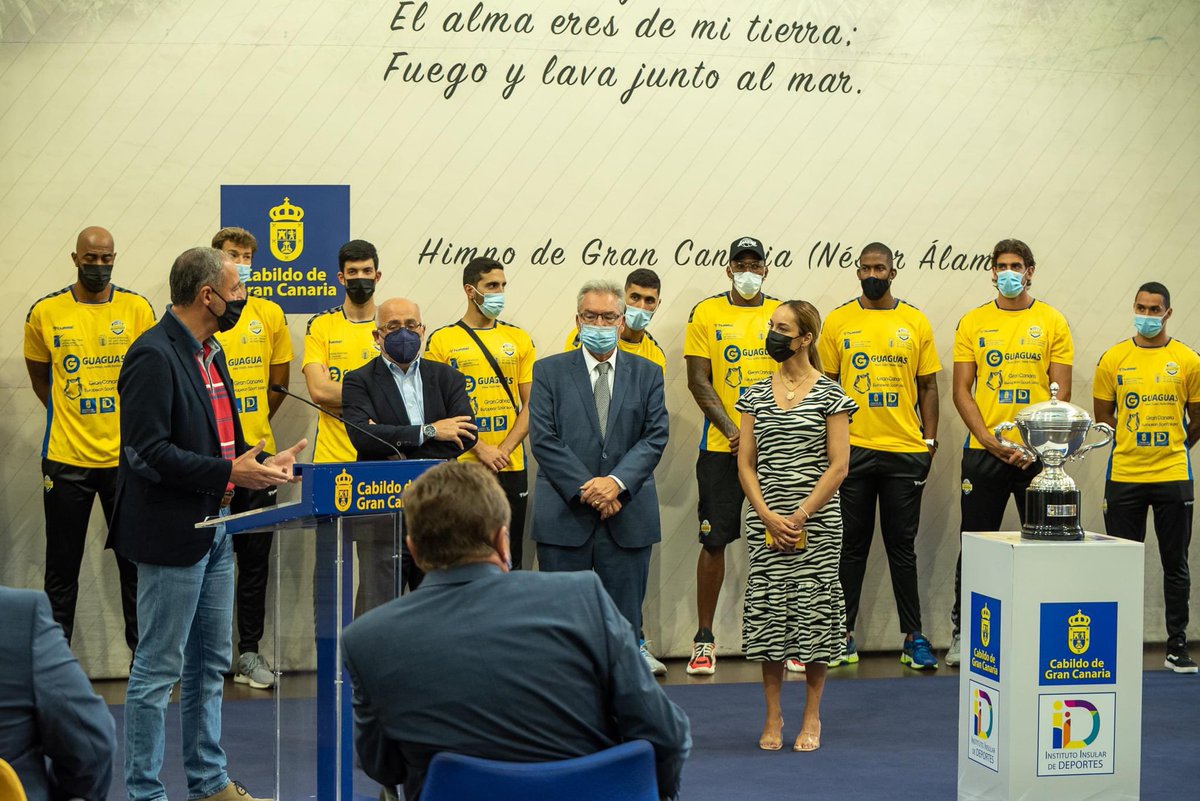 cvguaguas's tweet photo. 🤗 Siempre es un placer visitar la Casa Palacio del @GranCanariaCab y más para poder ofrecer a todos los grancanarios un nuevo trofeo, como es el de la #SupercopaVB 🏆
👀 Así lo vivimos 👉 https://t.co/3jvRs2ZgmT https://t.co/Ag4e69Gxpw