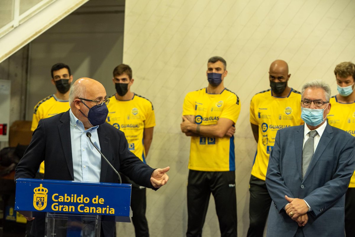 cvguaguas's tweet photo. 🤗 Siempre es un placer visitar la Casa Palacio del @GranCanariaCab y más para poder ofrecer a todos los grancanarios un nuevo trofeo, como es el de la #SupercopaVB 🏆
👀 Así lo vivimos 👉 https://t.co/3jvRs2ZgmT https://t.co/Ag4e69Gxpw