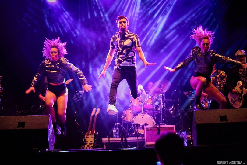 28-09 in Ulkie Dulkie is Robert Westera te gast, een creatieveling met een passie voor muziek en fotografie bij o.a. concerten en festivals.
Ook doet hij portret en bedrijfsfotografie.
luister van 10 tot 12uur op radiozwolle.com 
Presentatie Wim Ulkeman en Esther de Jong