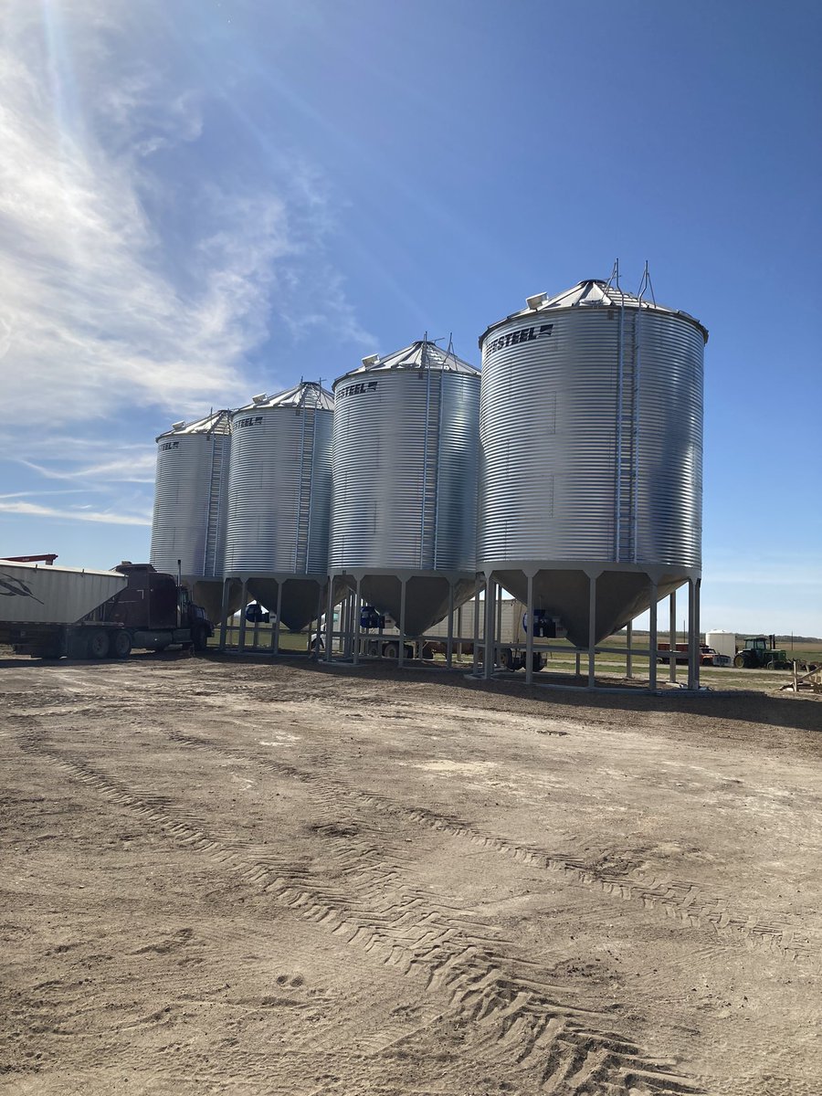 coopagequip's tweet photo. Everything fell into place with this project 🔩. 4 - 2106 Westeel bin packages on Compte Cones. This was teamwork at its best!! @coopagequip #jointventures #Westeel #Compte #TwinvalleyCoop #Valleyviewcoop #Grainguard https://t.co/MMLopdcL3d