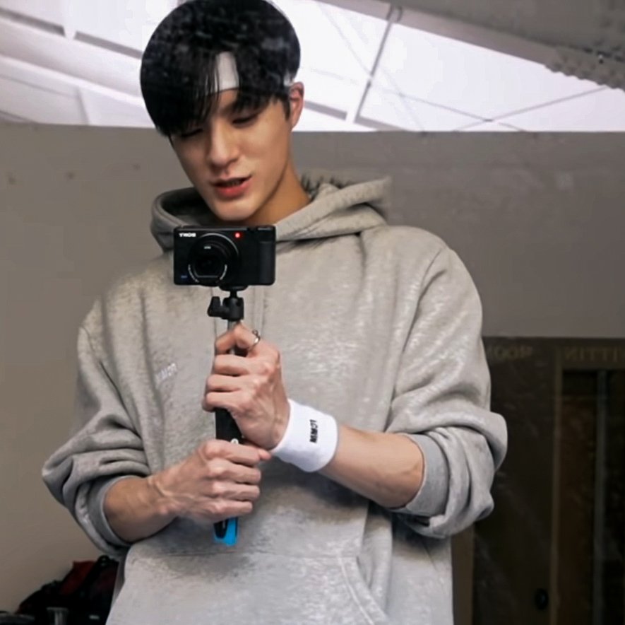 for jeno (@goldenhour23) / Posts / X