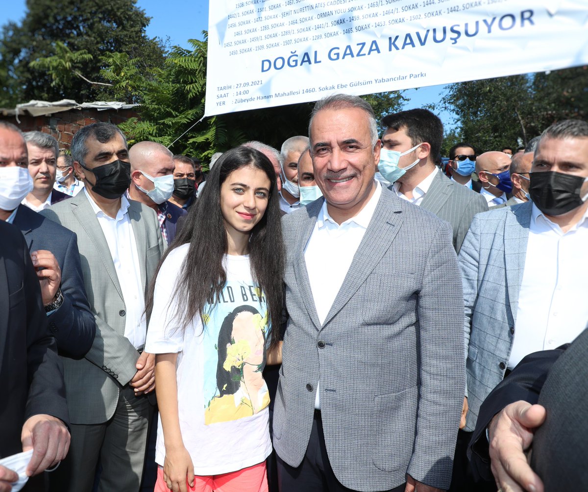 avadursun's tweet photo. Komşularımıza hayırlı olsun👏🏻👏🏻

Zübeyde Hanım'da 57 sokağı doğal gaz ile buluşturuyoruz.

Çeşitli sıkıntılardan dolayı yıllardır doğal gaza kavuşamayan bölgemizin, ihtiyacının giderilmesi için İGDAŞ ile gerekli çalışmayı yaptık.

Bu çalışmada emeği bulunanlara teşekkür ediyorum. https://t.co/31hoKeL7AK