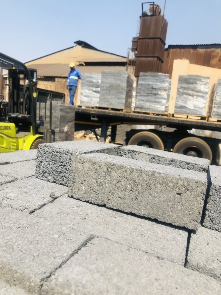 ramtsilo's tweet photo. The time comes when all the hard work and sleepless nights start to pay off… it’s at that point you you work even harder #AlternativeBuildingTechnology #PlasticBricks #Manufacturing #Ecobricks #Circulareconomy #closedloopsystem #sustainability https://t.co/755IhW7OFx