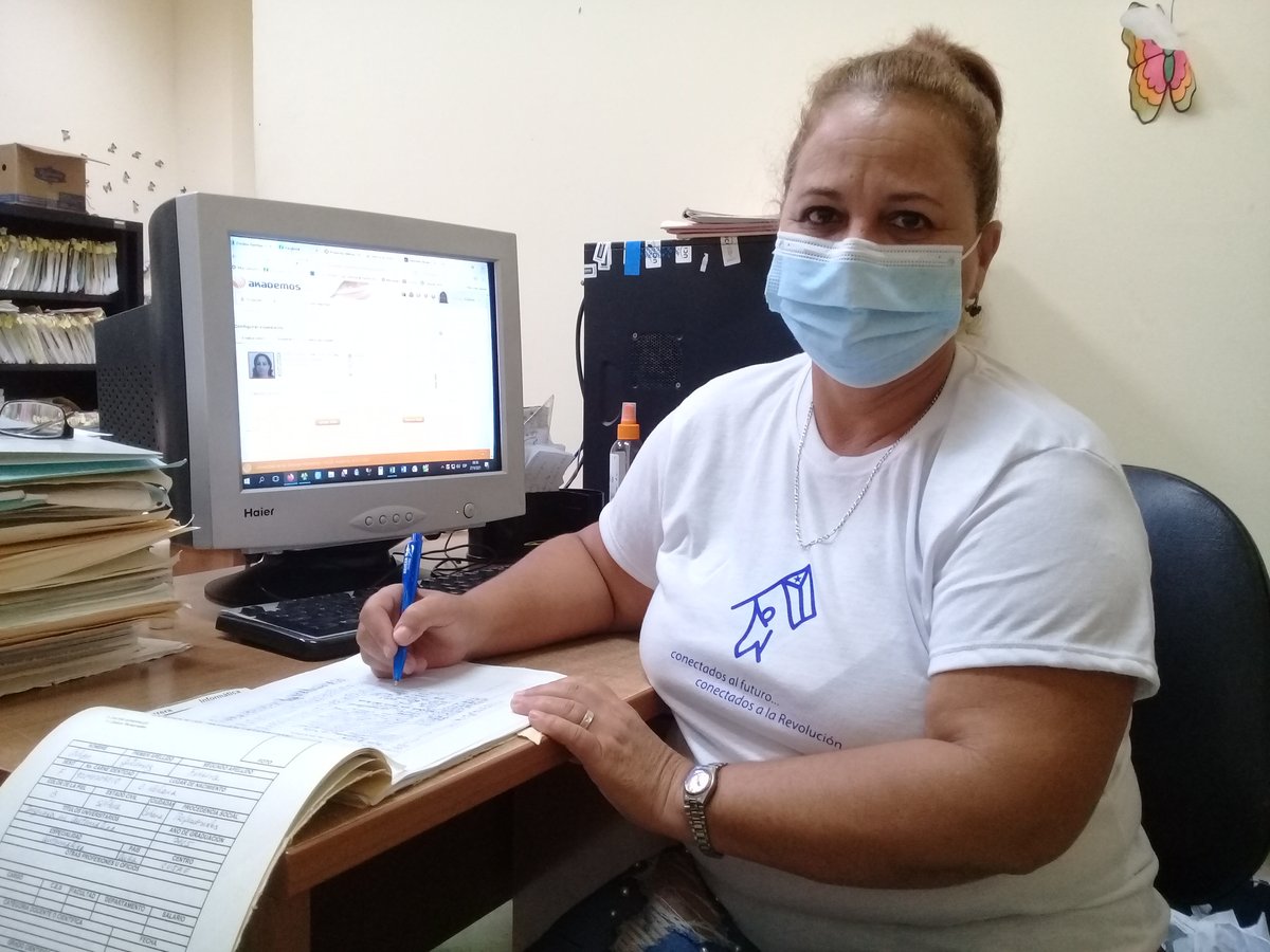 Desde temprano en nuestra labor diaria😍con la camiseta <a href="/universidad_uci/">Universidad de las Ciencias Informáticas</a> de cuerpo y alma, equipo de Recursos Humanos siempre adelante y conectados a la Revolución! Todos vacunados #Soberana #Abdala #MiCuba #VamosPorMás #SomosUCI <a href="/CubaMES/">MES</a>