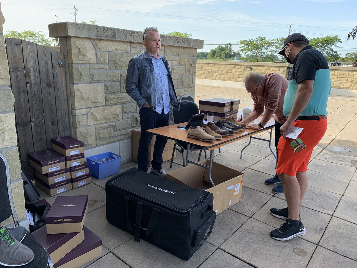 WiseGuysCmtee's tweet photo. Registration is in full swing! Fantastic tunes @byrequestdjs + amazing golfer gift courtesy of Jack Nash Clothiers (@JacksCloset) & @JohnstonMurphy #GuysGivingBack https://t.co/PaA0MDn3l8