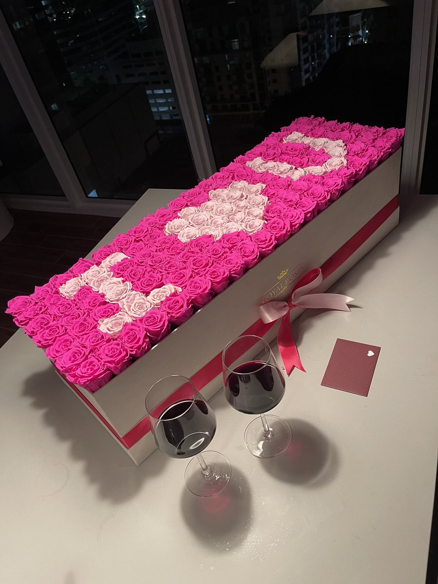 xbabyivy's tweet photo. Give her roses just because 😏 https://t.co/1GHwiuFhrb