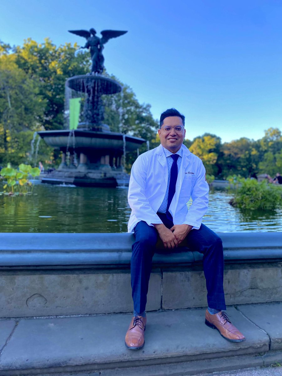 allan2enriquez's tweet photo. I worked for 4 yrs as a lawyer while taking science classes at night to apply to med school. 

After a year of pandemic delay, I finally received my white coat.

Looking forward to advocating for patients wherever law and medicine intersect. #MedTwitter #WeillCornell https://t.co/gCQCW1PYkZ