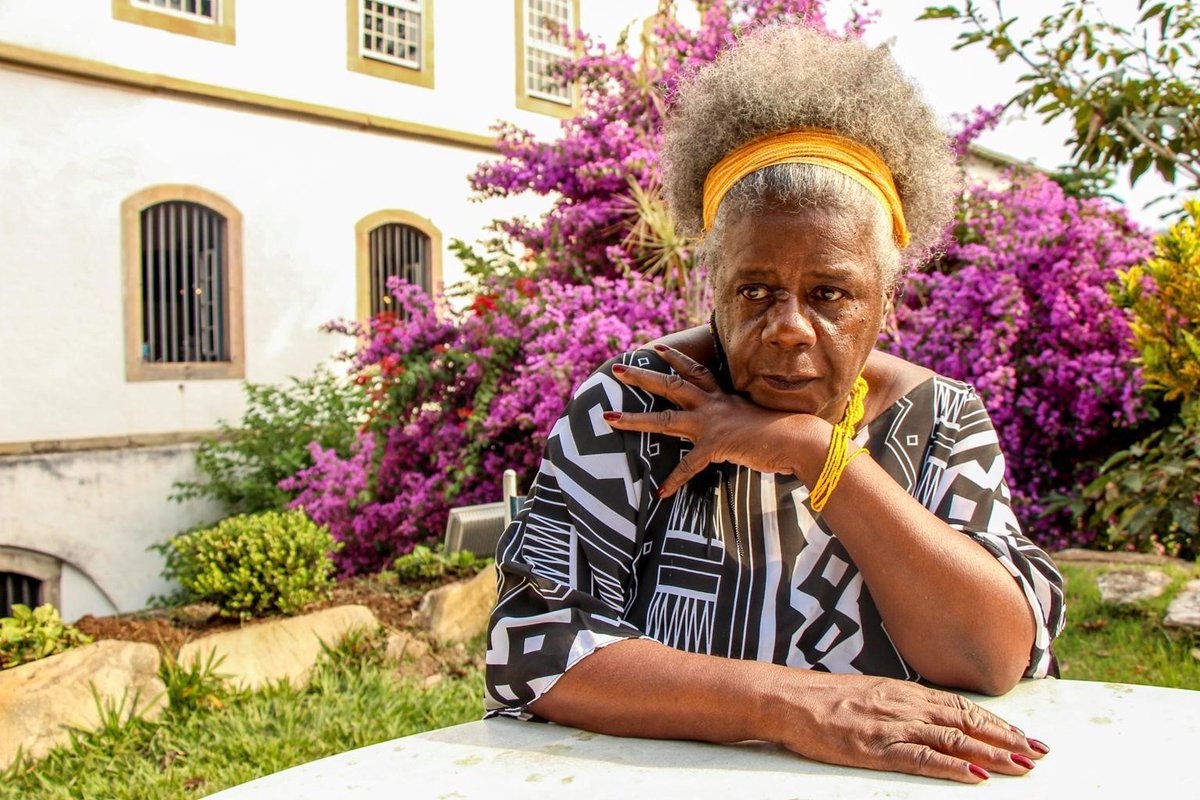 AudreyLeRoy's tweet photo. "Surnommée la Toni Morrison brésilienne, #ConceiçãoEvaristo est une des voix les plus importantes de la littérature afro-brésilienne contemporaine." @ActuaLitte   
@IzabellaBorge14,traductrice, présentait de Ses Yeux d’eau, en amont du @festivalvovf 
https://t.co/TwOTPKy2Nk https://t.co/dEGmeVOwIn