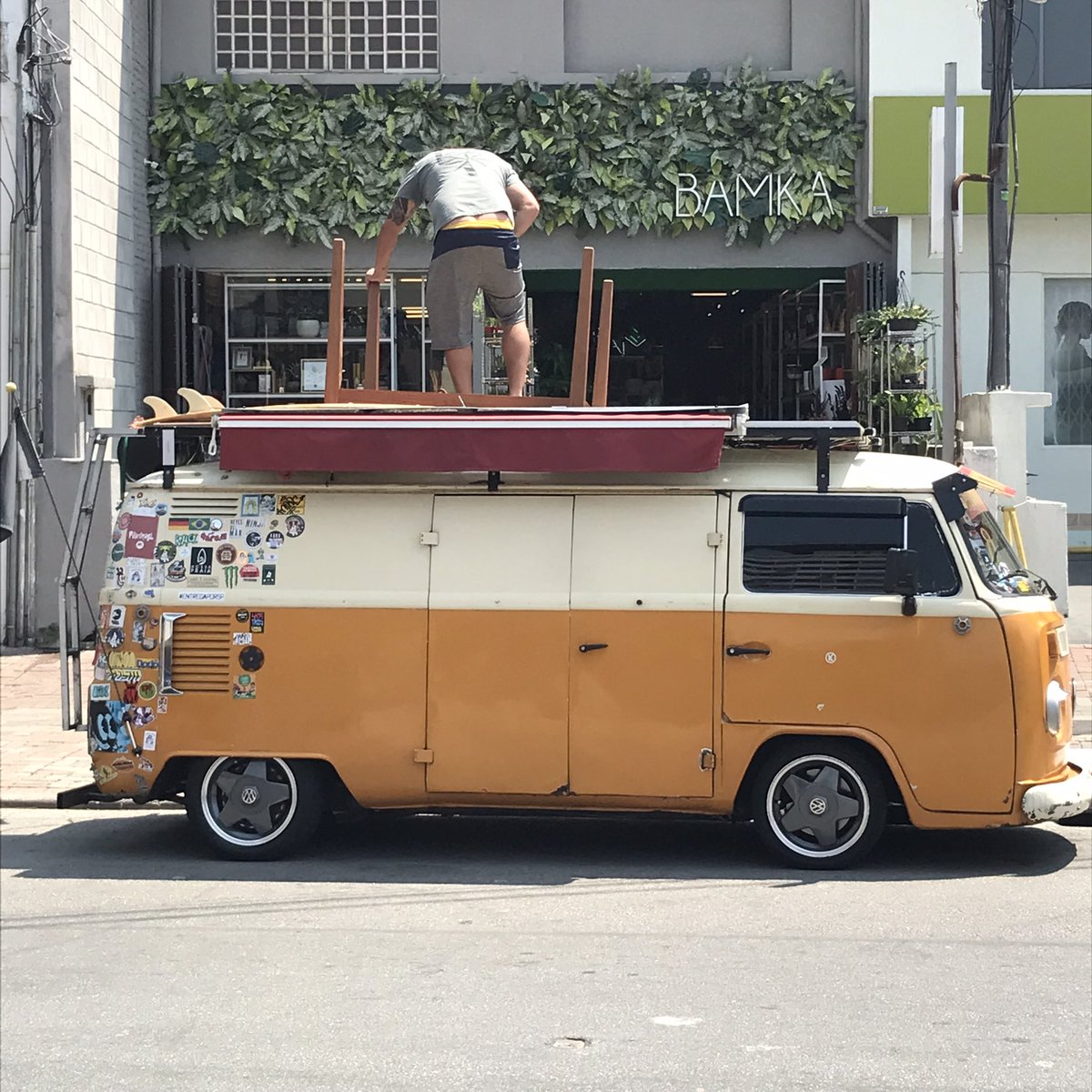 danielnavarro79's tweet photo. #kombi #combie #campervan #campingcar #paodeforma #rugbrød #vwbus #transporter #vw #volkswagen #saopaulo #sp #pinheiros #brasil #brazil #bresil #brasile #бразилия https://t.co/PxyWS5bQsK