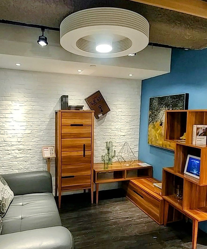 ExhaleFans's tweet photo. Enjoy a soothing breeze without all the noise and forced air of a traditional ceiling fan! Our patented technology keeps all the air in the room moving at an imperceptible speed, working with your heating and air to maintain a temperature that's comfortable for you! #ExhaleFans https://t.co/aNipXTBUjx