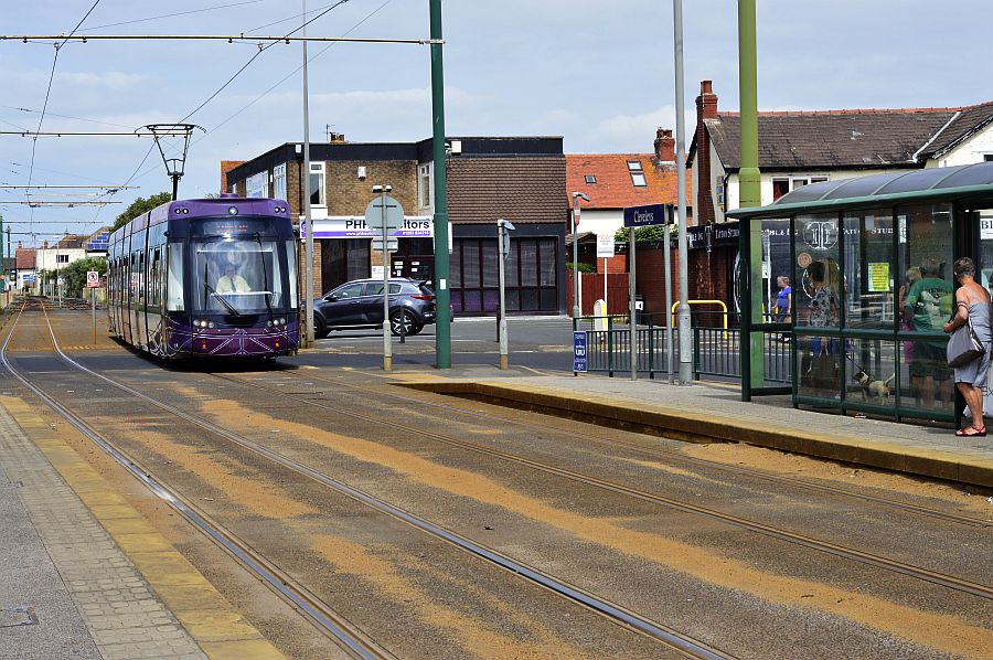 LachlanMain's tweet photo. CLEVELEYS.
Catching the tram.
#Blackpool #Cleveleys #trams #BlackpoolTrams #transpport #streetphotography https://t.co/c8sP9fQO9y