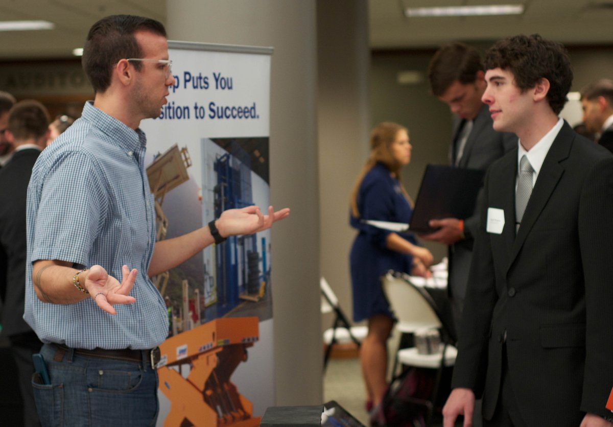 ocdaysix's tweet photo. Today's the Day! 🙌Business Majors Networking Fair from 11:30 a.m. - 1:30 p.m. (come and go) in the Garvey Center Conservatory. 30 employers and grad schools will be there!

Drop by and play Career Fair Bingo to be entered to win Airpod Pros, a Roku Express or Amazon gift card! https://t.co/9qCA5ontN1