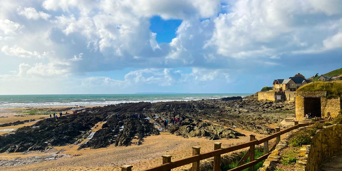CroydeBay's tweet image. Apartments with amazing sea views. . . still available in October. croydebayholidays.com @croyde @Croyde #northdevon #northdevonlife 
#greatdevondays #this_devon #lovenorthdevon #lovedevon