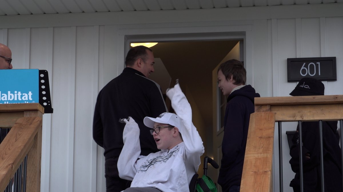 mark bennett tweet media