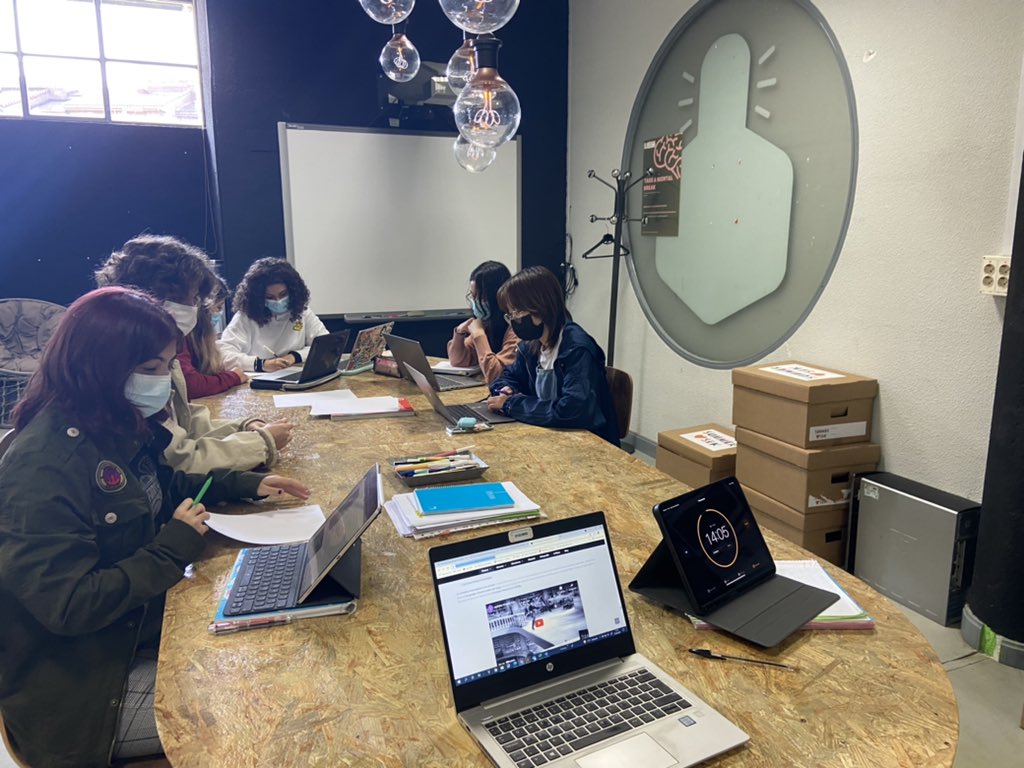 Los alumnos de #bachillerato aprenden algunas de sus materias con #metodología #harkness