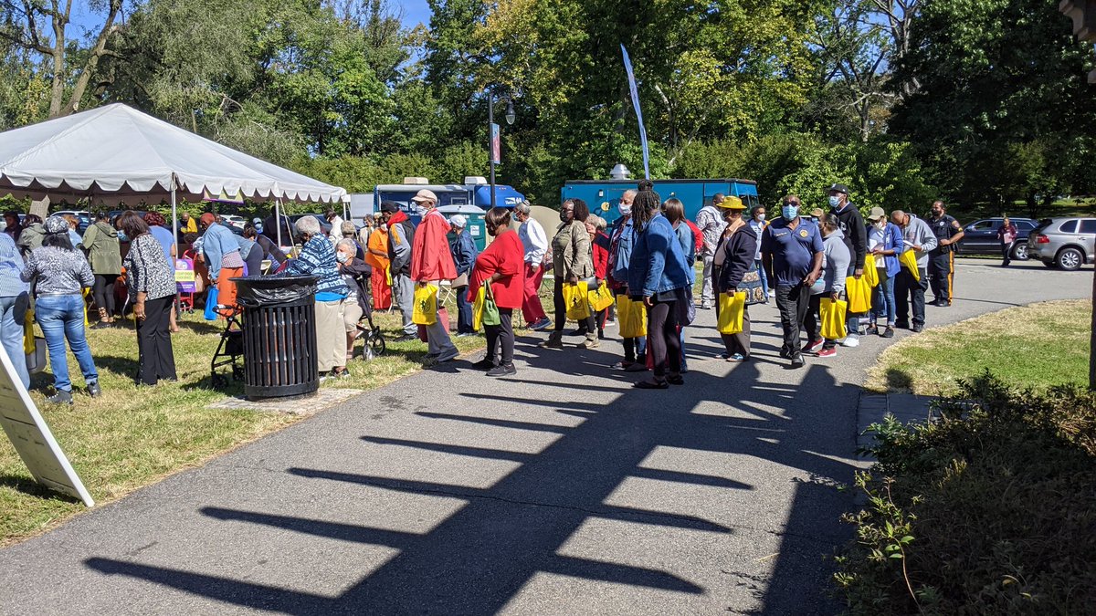 OPCCI_NJMS's tweet photo. Spending the last day of the Sustainable Health and Wellness Village Festival with our seniors! Special thanks to Caresparc Consulting  who chose @Rutgers_NJMS to be part of this endeavor! https://t.co/BYvXowIT4f