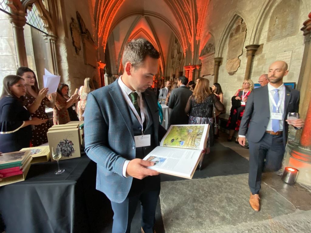 Glas Data tweet media