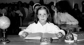 Coneixes algú que va anar a l'escola de #santpol el 1960? Avui veurem les fotos d'aquell curs! (activitat amb reserva prèvia) 
<a href="/ArxiuSantpol/">Arxiu Sant Pol</a> <a href="/santpoldoc/">santpoldoc</a>