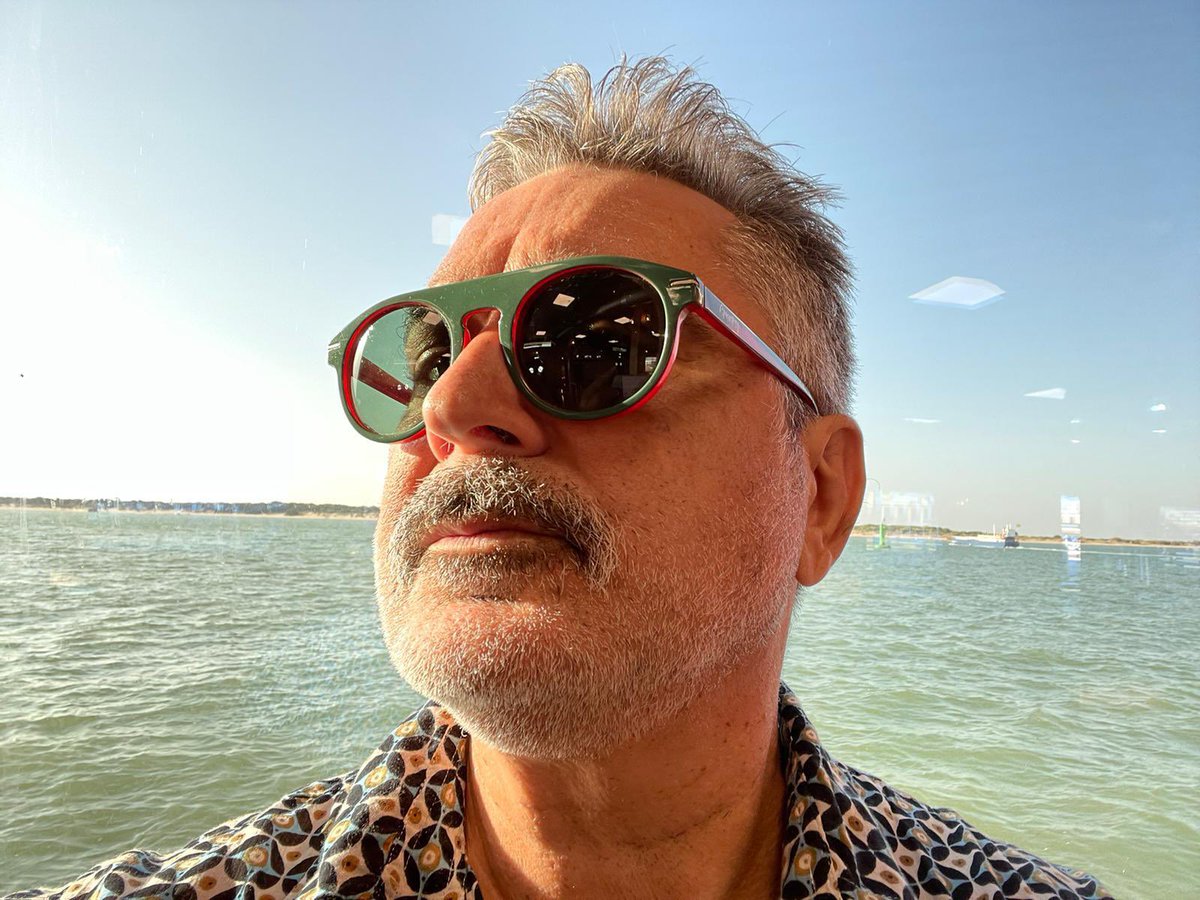 Me Dicen 
<a href="/piedradropa/">Piedra Dropa 👽⚡️</a> feat <a href="/PepeBegines/">Pepe Begines</a> (@chanclasoficial ) 
Próximo viernes 01/10
<a href="/YouTube/">YouTube</a>