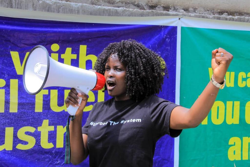 Greenpeaceafric's tweet photo. This weekend, across the African continent, the youth UNITED to save our planet. These #ClimateStrike youth leaders are courage in action ✊✊. 

#UprootTheSystem

.@BahandagiraD 
.@Riseupmovt 
.@gabriel_klaasen https://t.co/AJdxgv0euF
