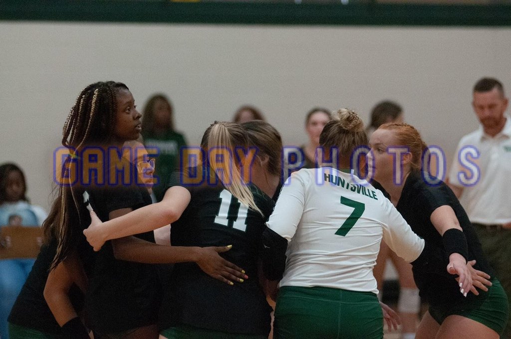 nhesterman7's tweet photo. First District Home Game Tuesday 9/28

Black Out Lufkin 
           @ 6
Come and Be loud 
Wear Black https://t.co/6SCKyKIQBt