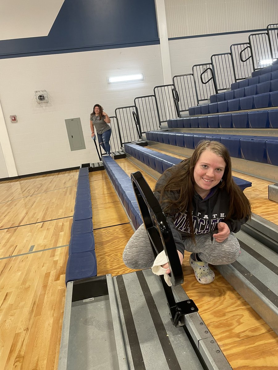MrsManchePE's tweet photo. These Bluejays are helping get the gym ready for the volleyball game Tuesday. Getting all the dust cleaned off from the floors being redone!! Thank you ladies! @SabethaBluejays #bluejaypride https://t.co/KkvxHVZUaq