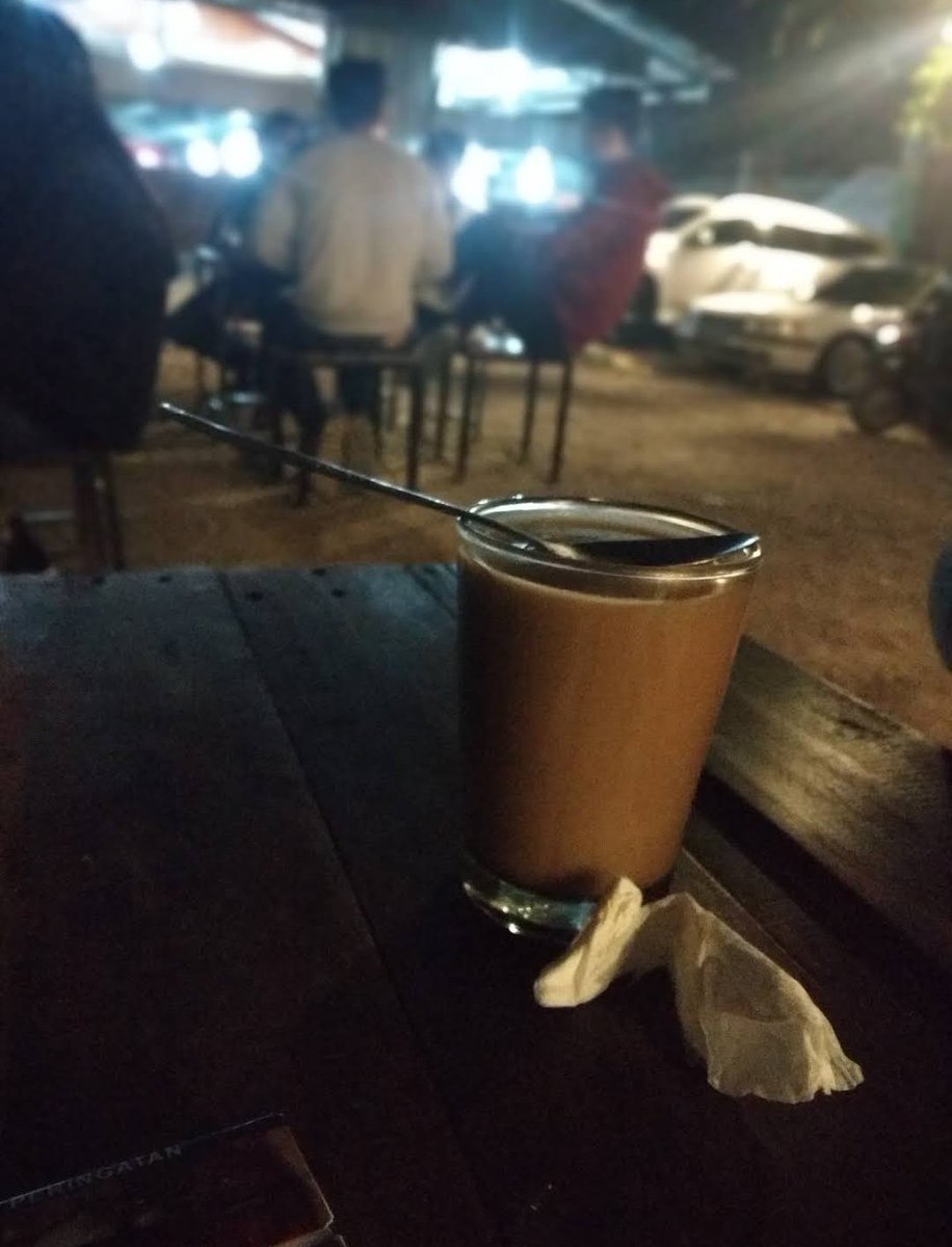 Fanianka_S's tweet photo. Ngopi di kota orang 😉 https://t.co/d7IJpxvBkb