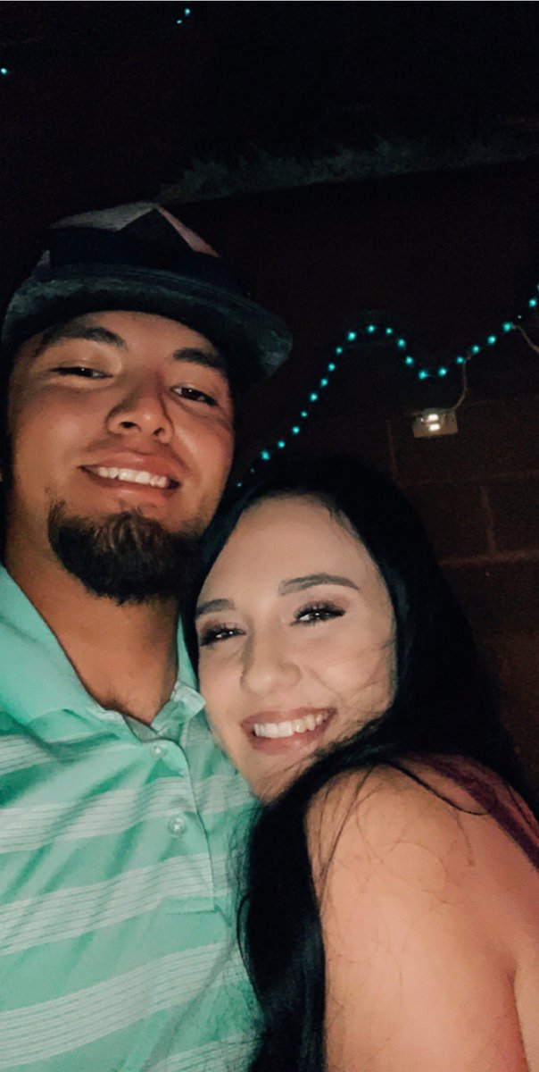 b_renteria99's tweet photo. I love you cowboy.❤️ happy anniversary 😘 https://t.co/YwXCfWqg7X