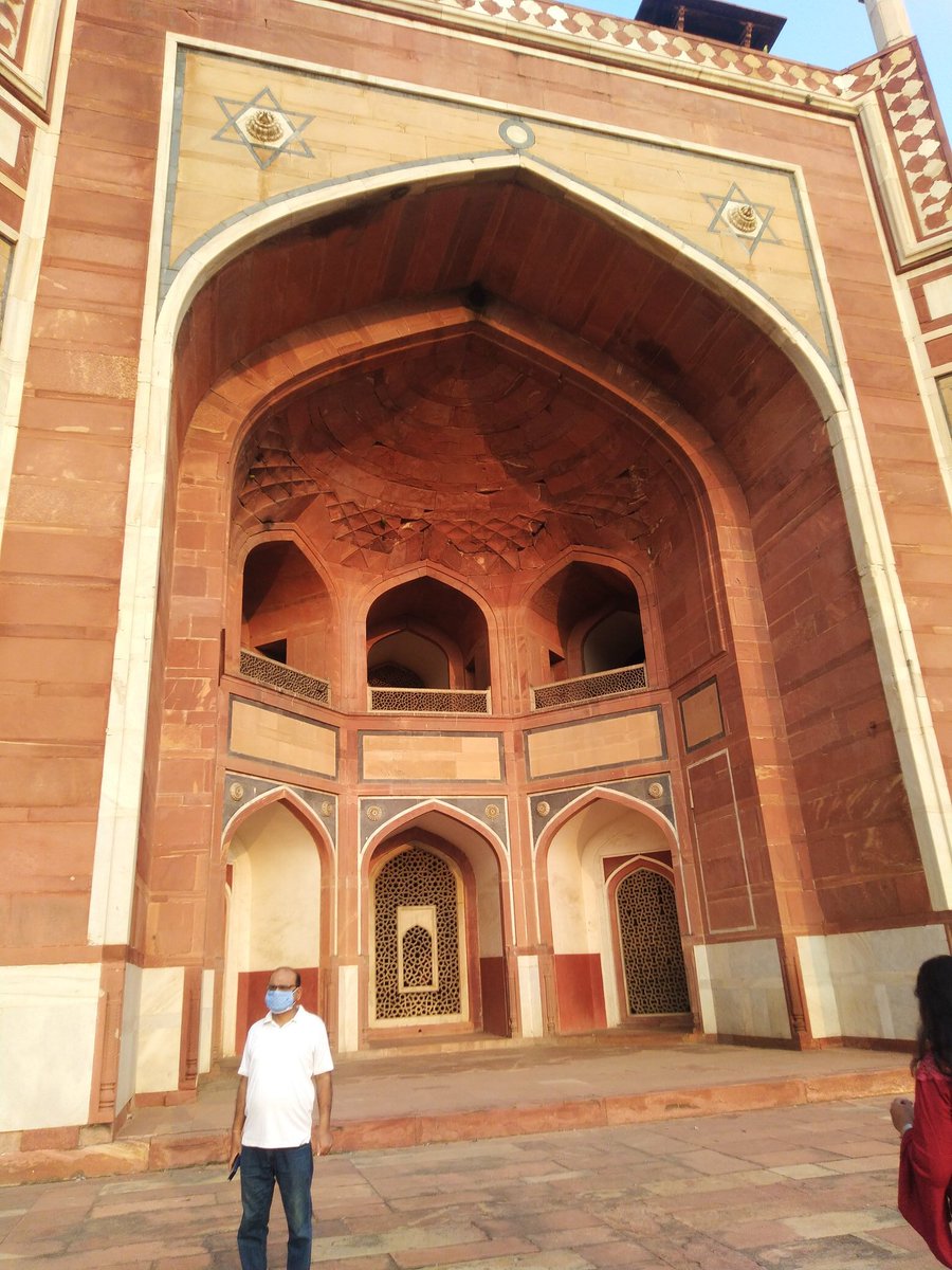 avshgupt07's tweet photo. Visited #Humanyu Tomb yesterday. Views of #Mughal #Architecture @arpitgrappa @Archanavaishali https://t.co/tfVOsfvFlF