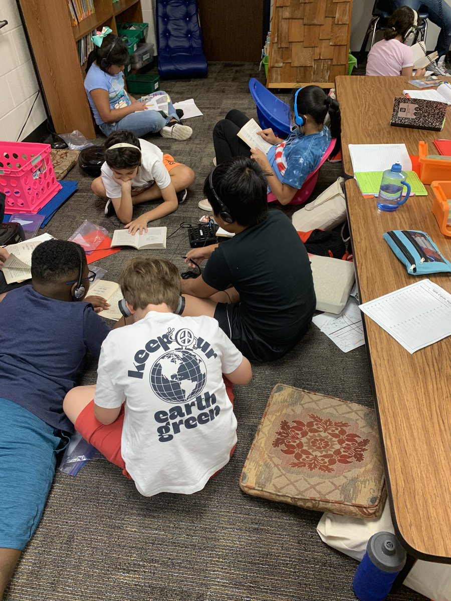 MrsBarrett_FCE's tweet photo. Nothing like listening to a good book to start of the week. https://t.co/IvUTCfY2ch