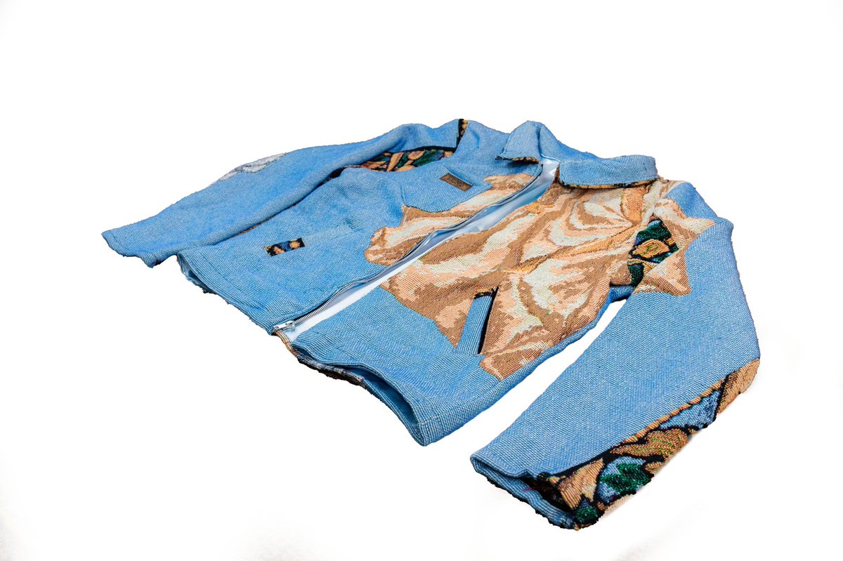 Tyleek327's tweet photo. “Making my presence known” 

Custom “Angel” Tapestry Front Zip 
 
Use any image to create a custom piece 

Available now https://t.co/lrtKvzE4Gf
