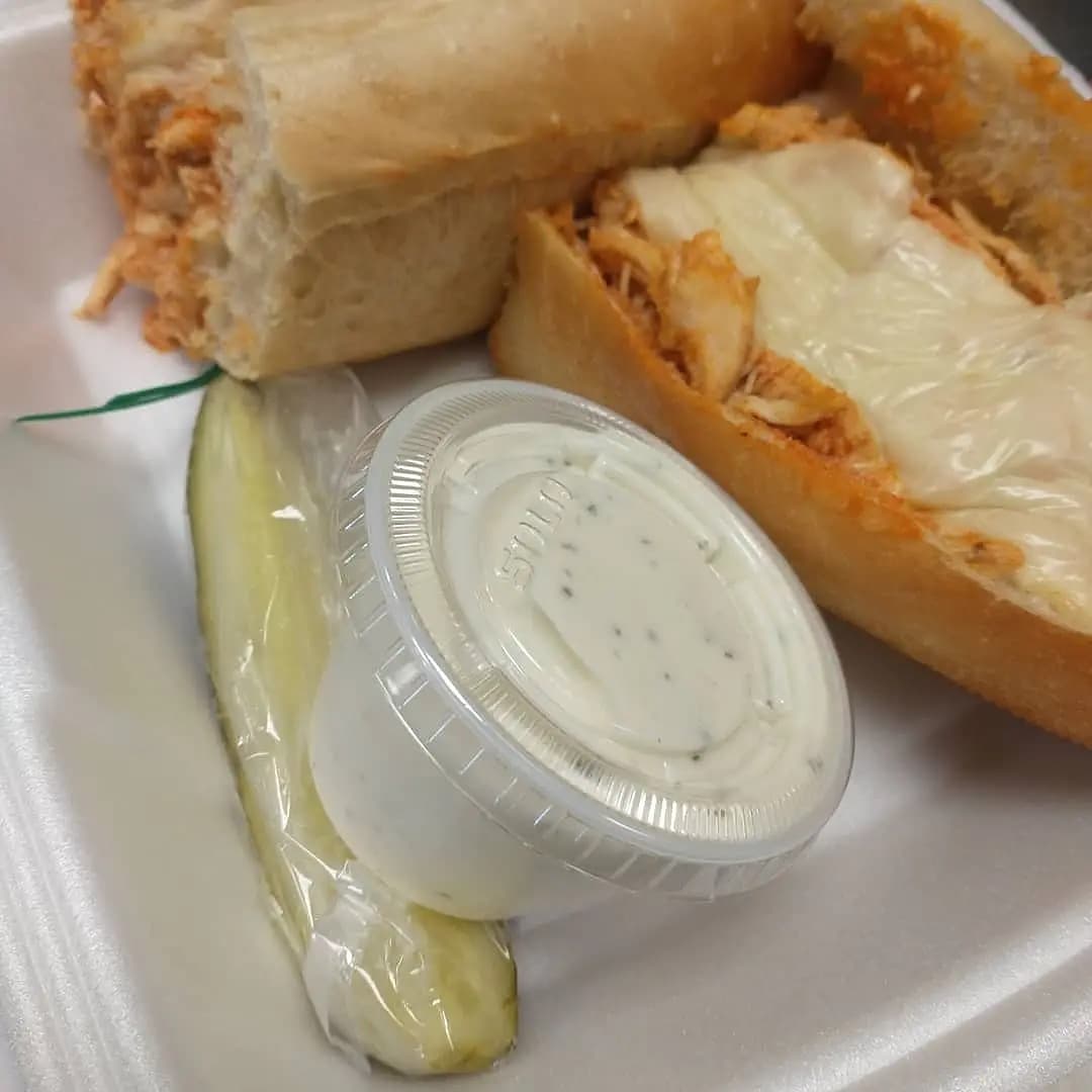 Stuffed_Grills's tweet photo. We are starting the week continuing with the buffalo chicken cheesesteak special. Come get them while they last.  
Salad of the day: Tuscan Pasta Salad
Desserts:  Plain, chocolate, and pumpkin cheesecake.  Big Cookies.  

#GetSomeStuffed #cheesecake #supportlocal #whatsforlunch https://t.co/ssP2vIMnky