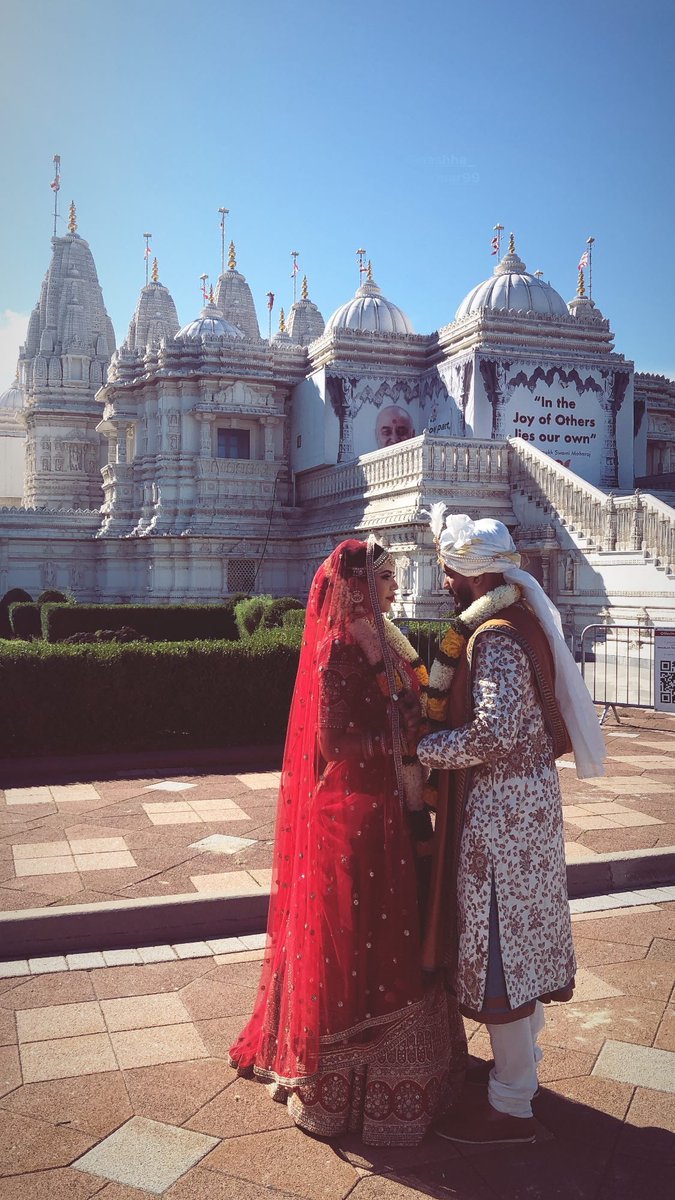 ashaaa_o's tweet photo. Mr and Mrs. Parmar 💙😘 https://t.co/EaGLDzaBCi