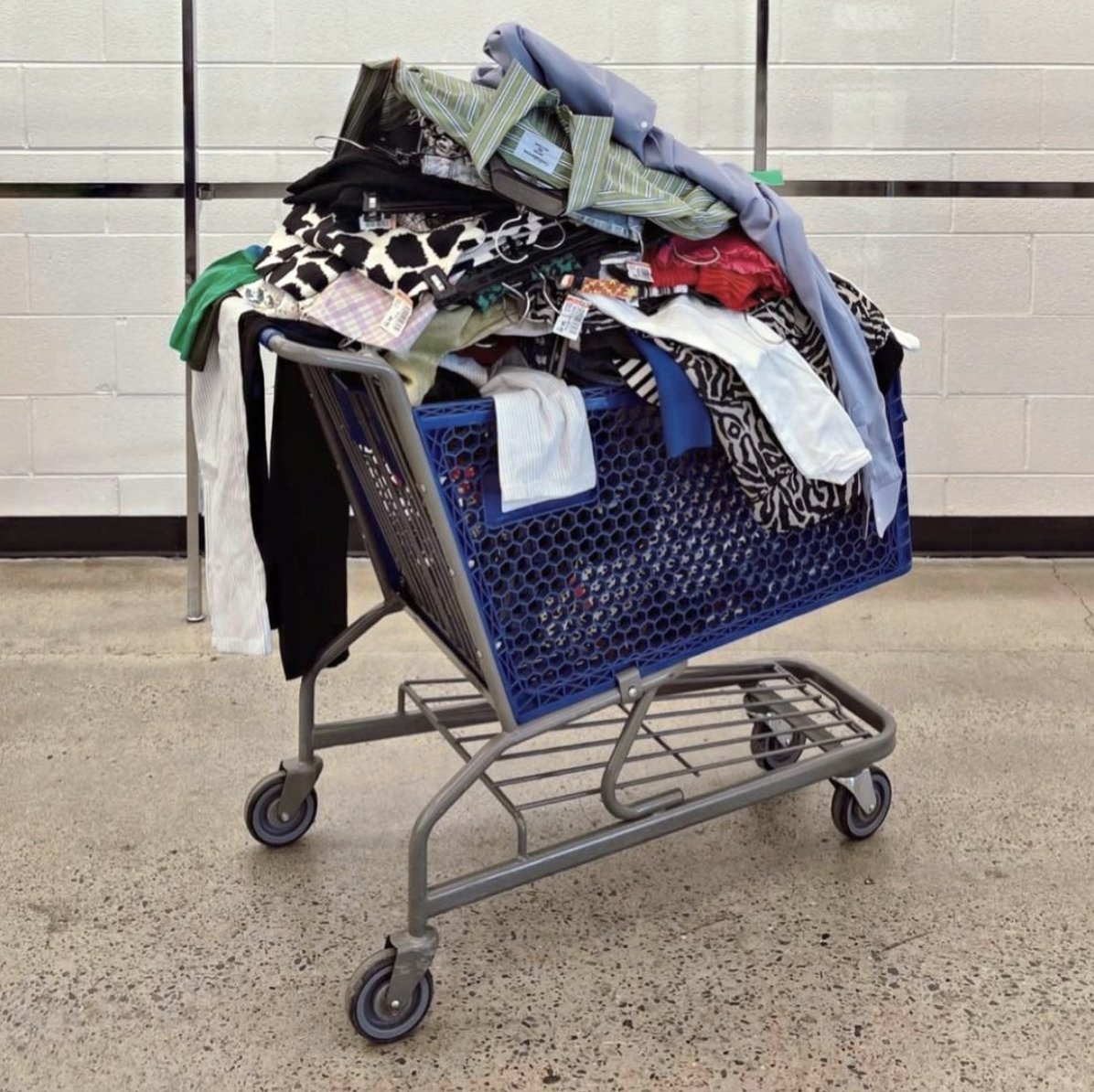 giveit2goodwill's tweet photo. A cart full of happy, courtesy of Elizabeth... one of your #StyleWithaPurpose Pop-Up hosts! Curated selections go live at 5β£ locations for 3β£ days, starting tomorrow.
Visit https://t.co/ETM7Td7JFT to learn more and map out your #thrifting adventures! #IgotitatGoodwill https://t.co/FnC1iuKscD
