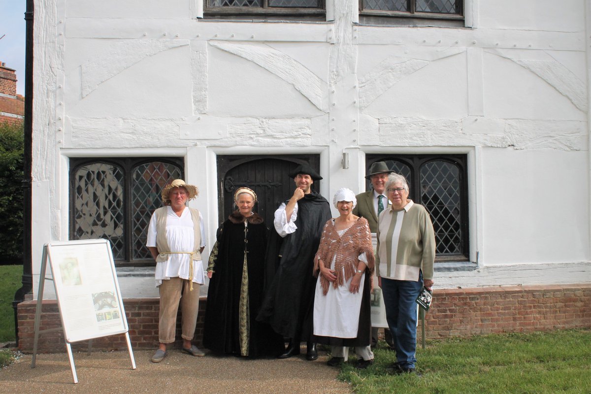 EppingForestHT's tweet photo. More photos from 'A bit of the Big Walk' yesterday. The participants met #verderer Michael Chapman, as well as some of the characters who played a part in the #eppingforest during its long history. 🙂🌳 #weloveeppingforest @CoLEppingForest @eefnews @EppingFGuardian https://t.co/61XKCgWYoM